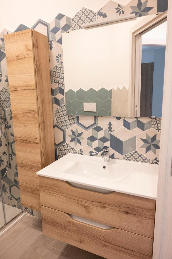 Antica Dogana Apartments Scirocco แตร์ราชินา ภายนอก รูปภาพ
