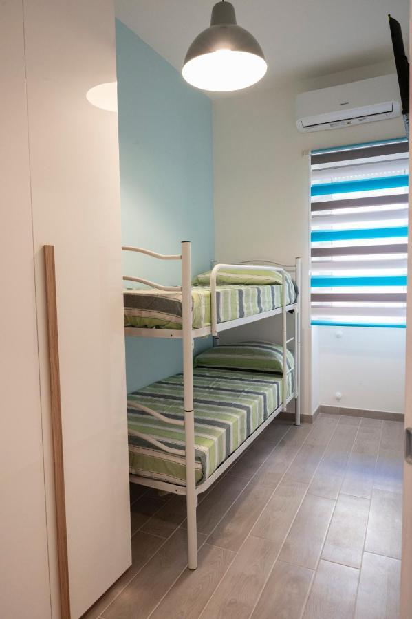 Antica Dogana Apartments Scirocco แตร์ราชินา ภายนอก รูปภาพ