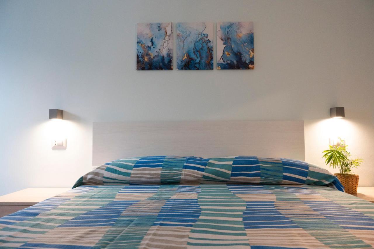 Antica Dogana Apartments Scirocco แตร์ราชินา ภายนอก รูปภาพ